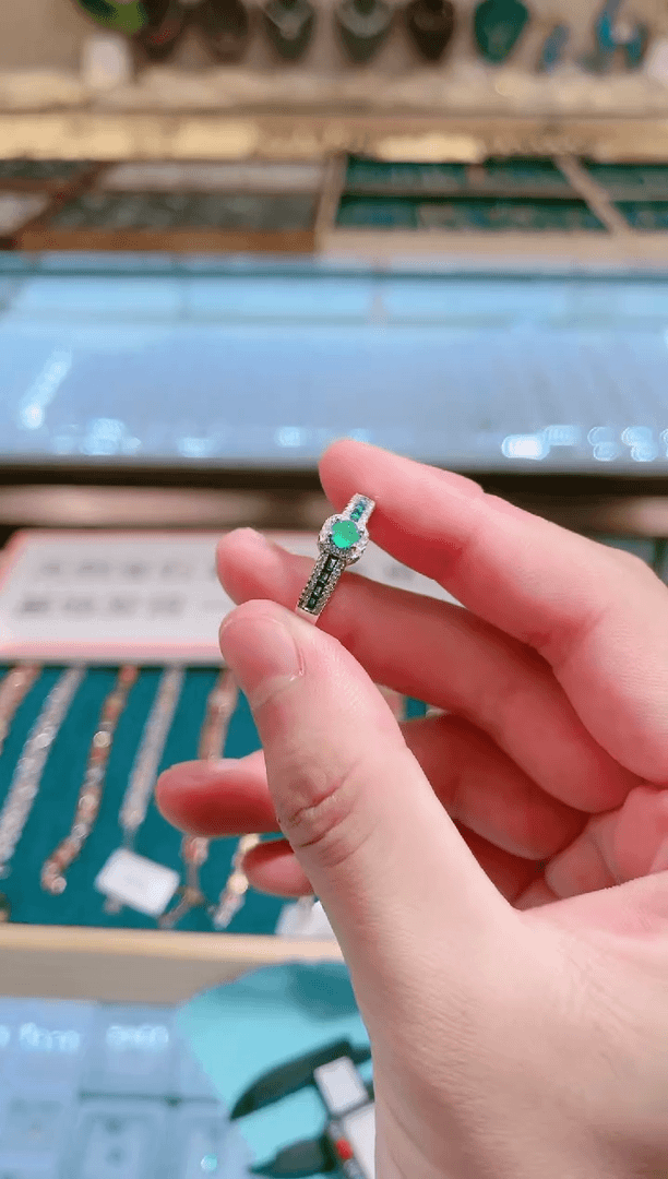 【闪购商品】祖母绿戒指银S925镀金镶嵌祖母绿戒指