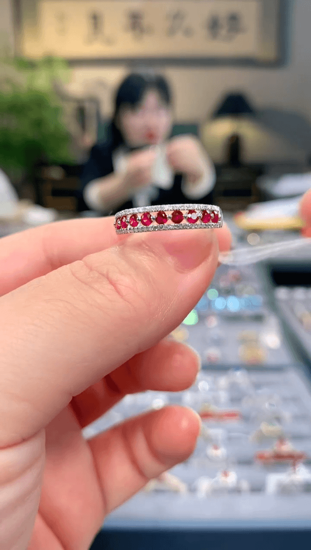 【闪购商品】红宝石戒指18K金镶嵌红宝石戒指