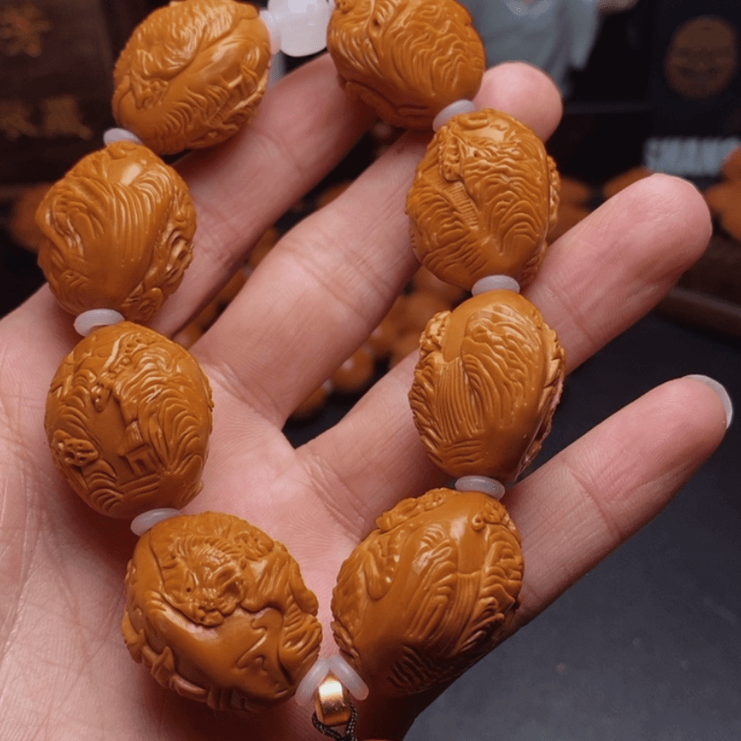 【闪购商品】橄榄核吊坠飞****人