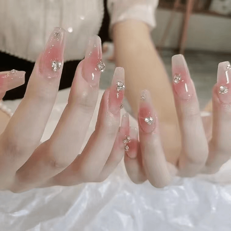 腮红堆钻纯手工穿戴甲重复使用美甲贴片显白穿戴式冰透