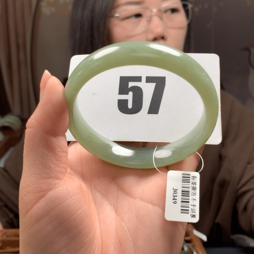 【闪购商品】和田玉手镯未镶嵌执**已