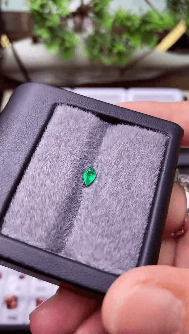 【闪购商品】祖母绿裸石未镶嵌0.29ct 左右  BIC证书