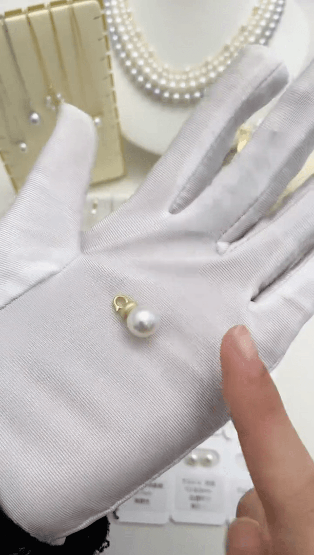 【闪购商品】海水珍珠吊坠(不含链)18K金镶嵌9.5-10mm松果