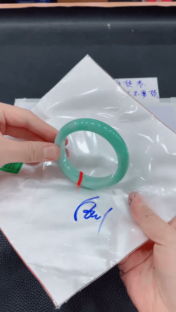 【闪购商品】翡翠手镯未镶嵌086