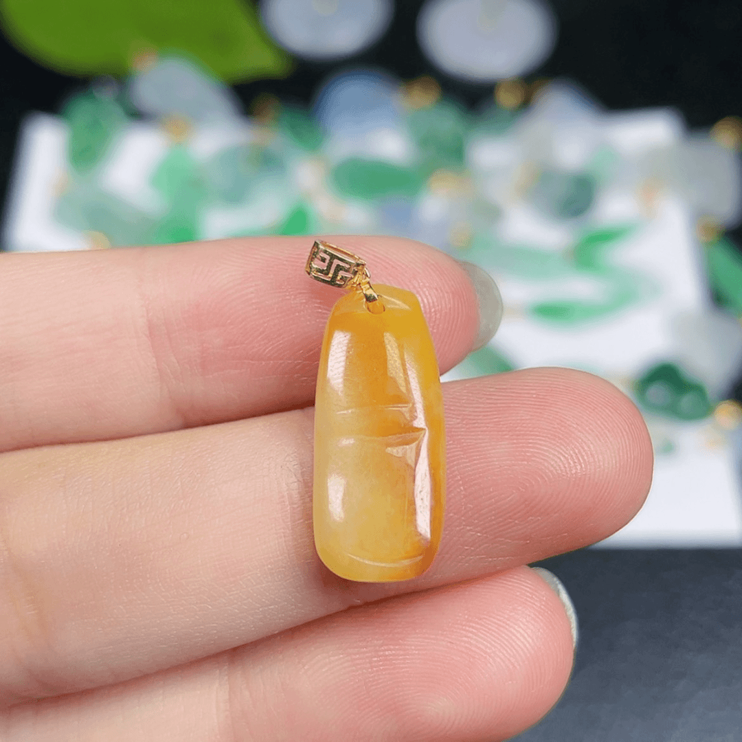 【闪购商品】翡翠颈饰18K金镶嵌她****温