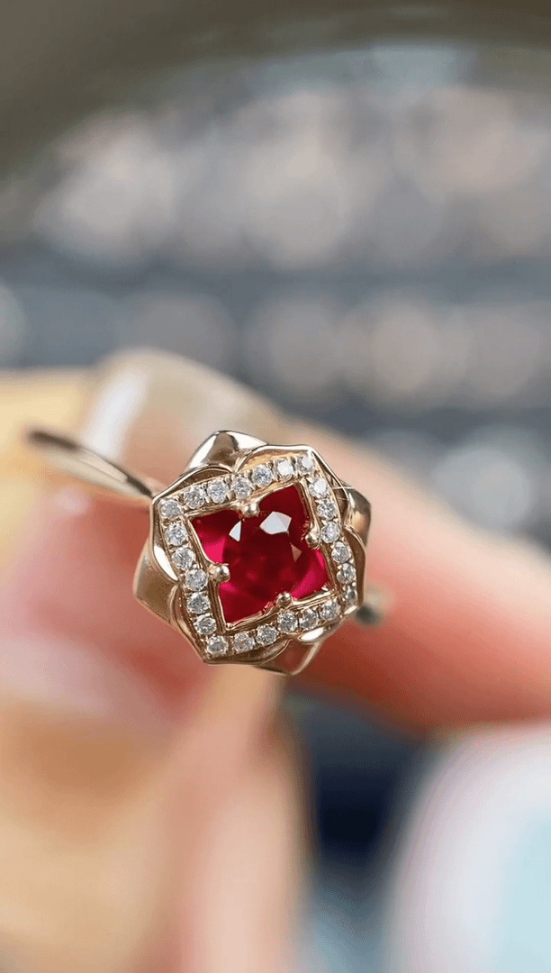 【闪购商品】红宝石戒指18K金镶嵌设计师鸽血红款0.17ct