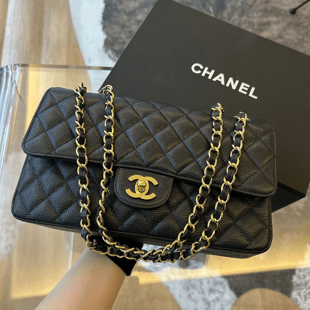香奈儿黑金鱼子酱中号cf链条包1开 带尘袋盒子