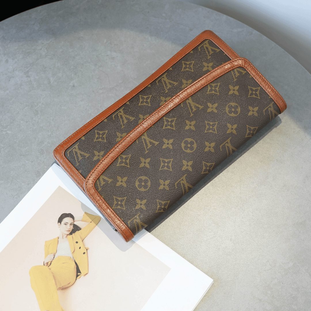 95新 LouisVuitton/路易威登 大有/LV红皮手拿包/H01440