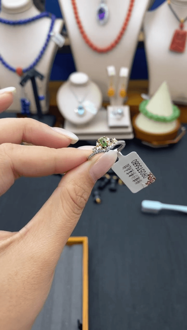【闪购商品】石榴石颈饰银S925镶嵌Y17114-银镶沙弗莱戒指