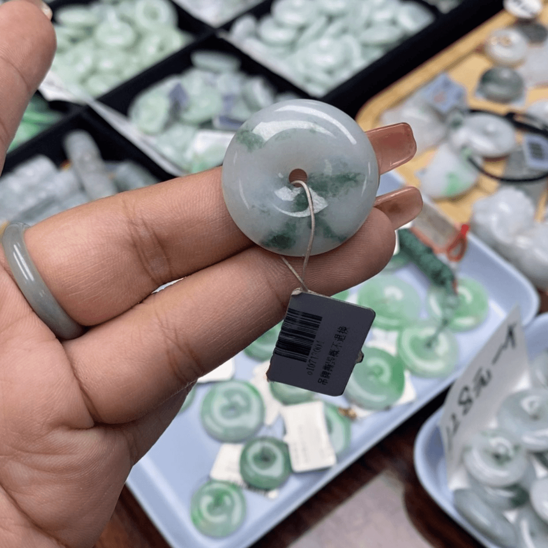 【闪购商品】翡翠平安扣未镶嵌余****。