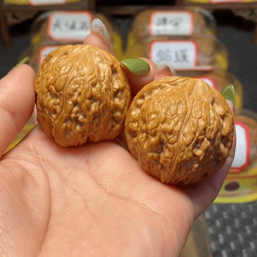 【闪购商品】文玩核桃吊坠张*友绣球