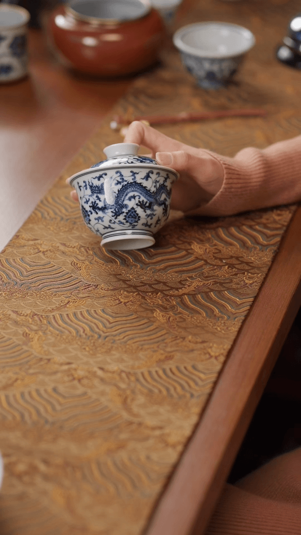 【闪购商品】陶瓷缠枝海水龙盖碗