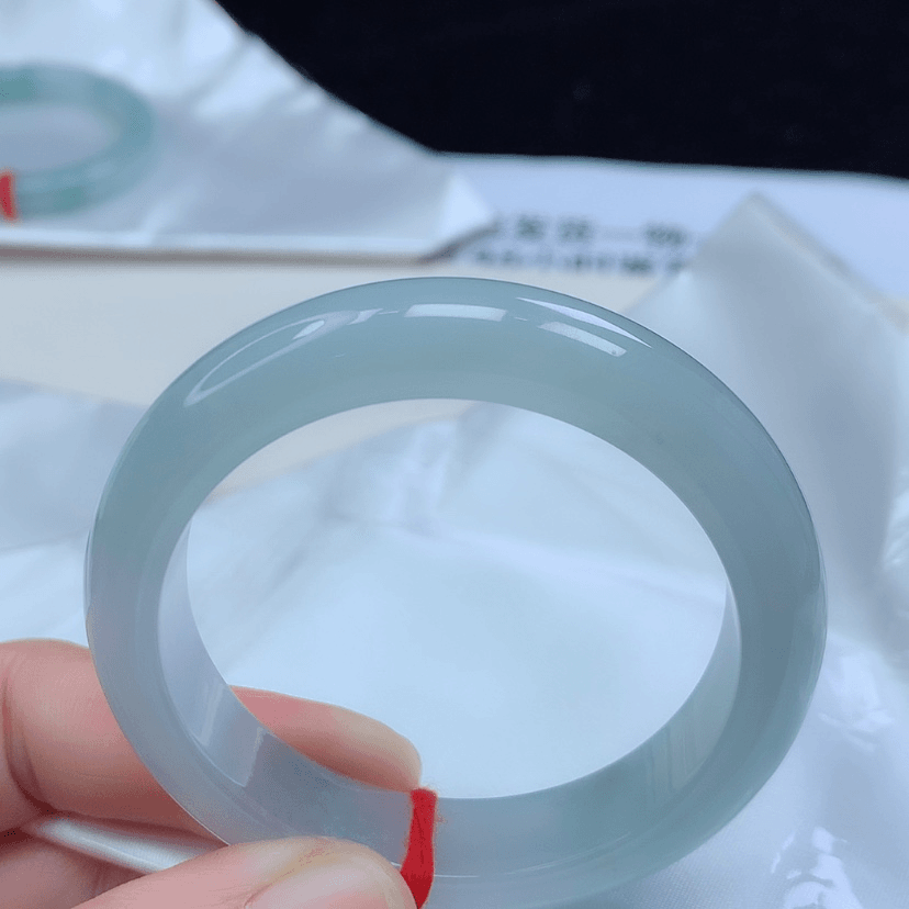 【闪购商品】翡翠手镯未镶嵌小**.
