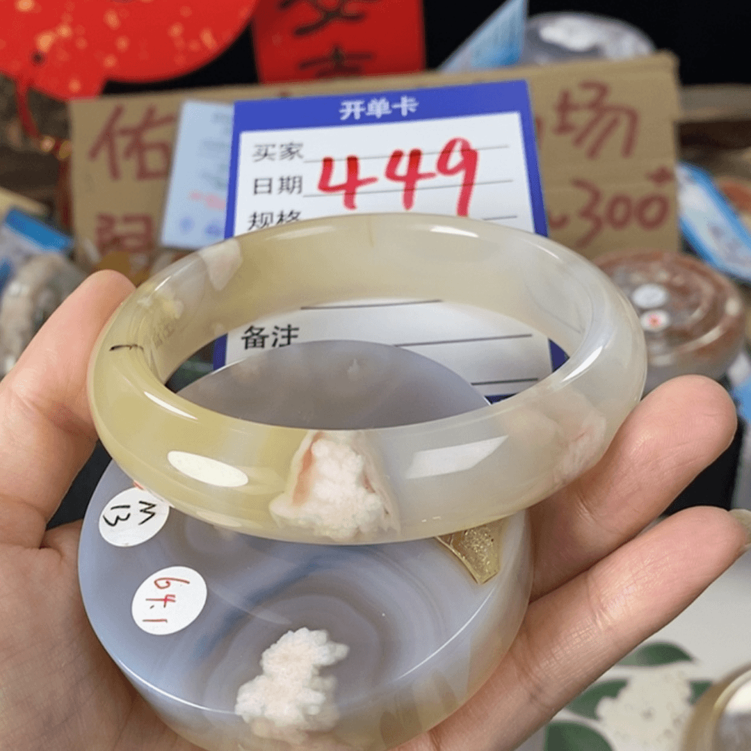 【闪购商品】石英质玉手镯未镶嵌A****姐