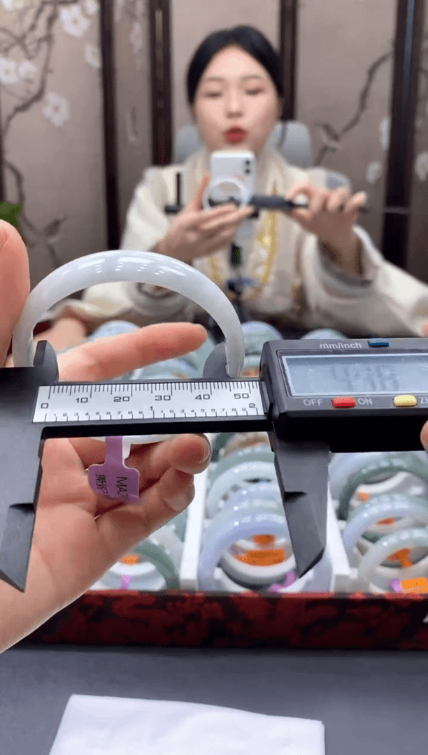 【闪购商品】翡翠手镯未镶嵌03026