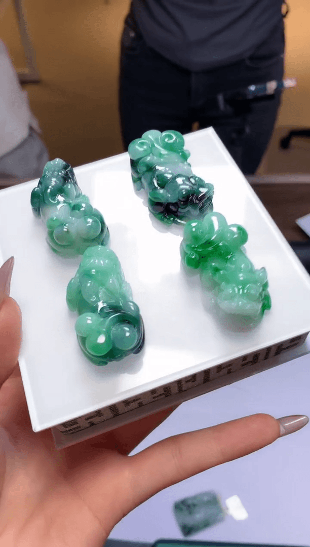 【闪购商品】翡翠吊坠未镶嵌多样性发其一A6
