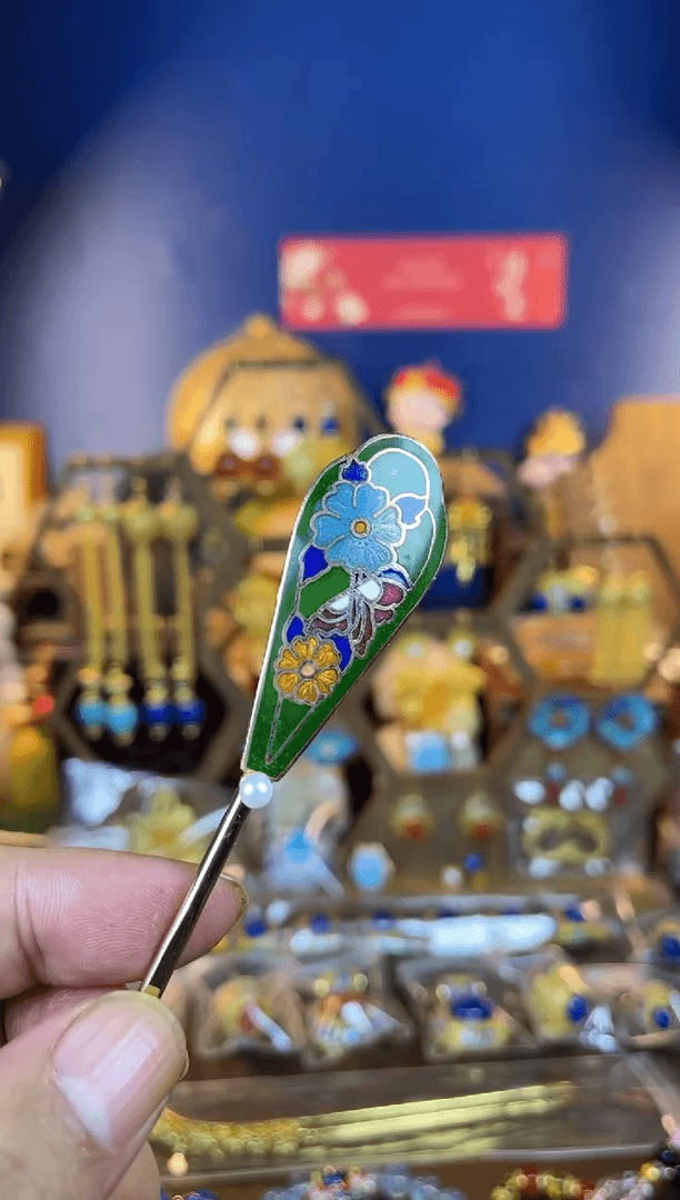 【闪购商品】水**华绿珐琅发簪