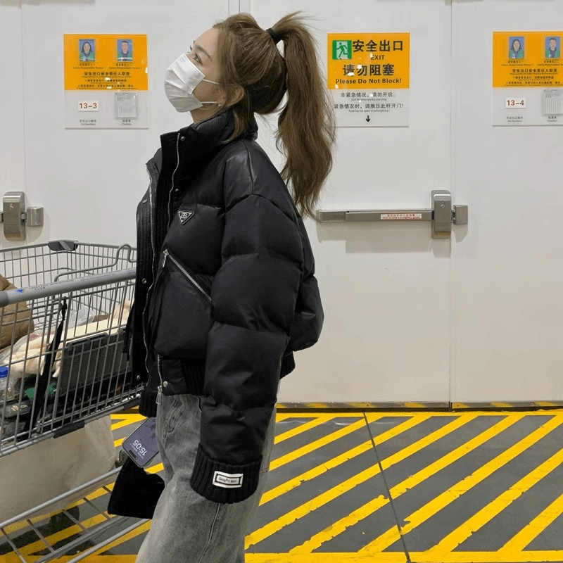 高级感炸街pu皮衣羽绒服女短款2023年冬季新款小个子白鸭绒面包服
