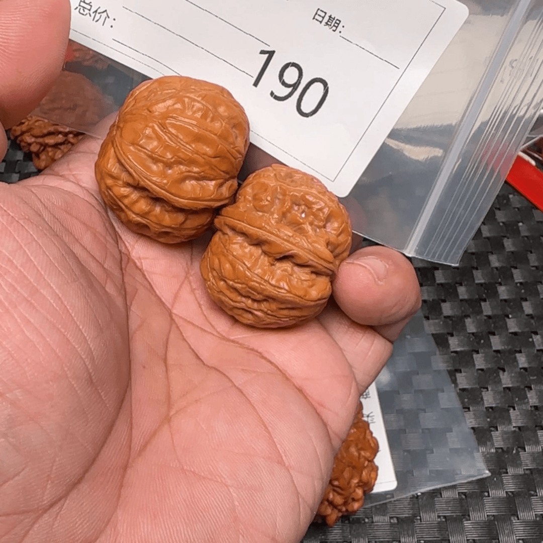 【闪购商品】桃核吊坠扣**汉