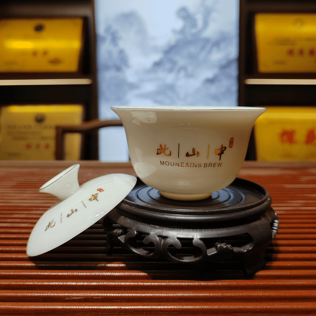 此山中德化定制羊脂玉盖碗