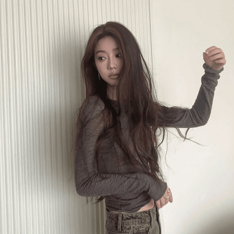 辣妹正肩长袖T恤女秋冬季新款内搭打底衫收腰短款显瘦设计感小众