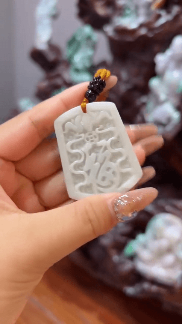 【闪购商品】翡翠颈饰未镶嵌LBJG102402