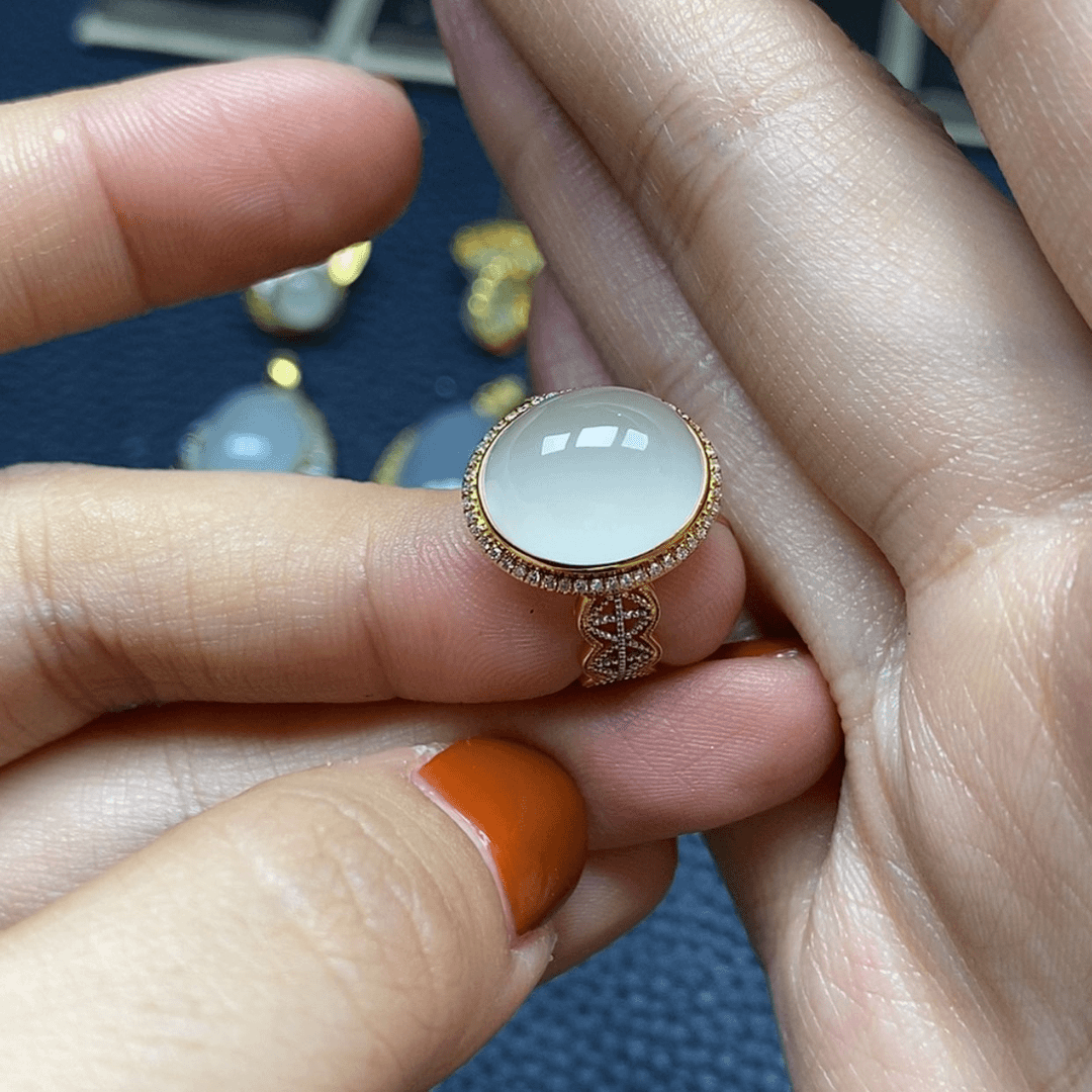 【闪购商品】和田玉戒指18K金镶嵌