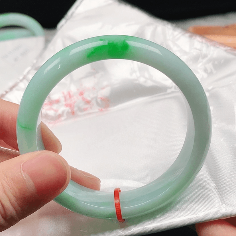 【闪购商品】翡翠手镯未镶嵌光***?
