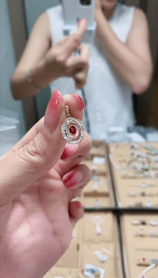 【闪购商品】红宝石吊坠(不含链)18K金镶嵌红宝石水晶万能扣