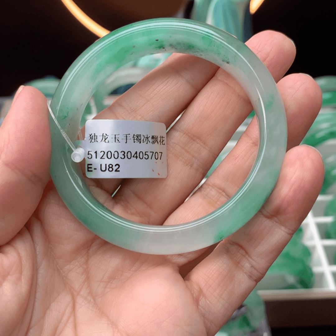 【闪购商品】石英质玉手镯未镶嵌w****6