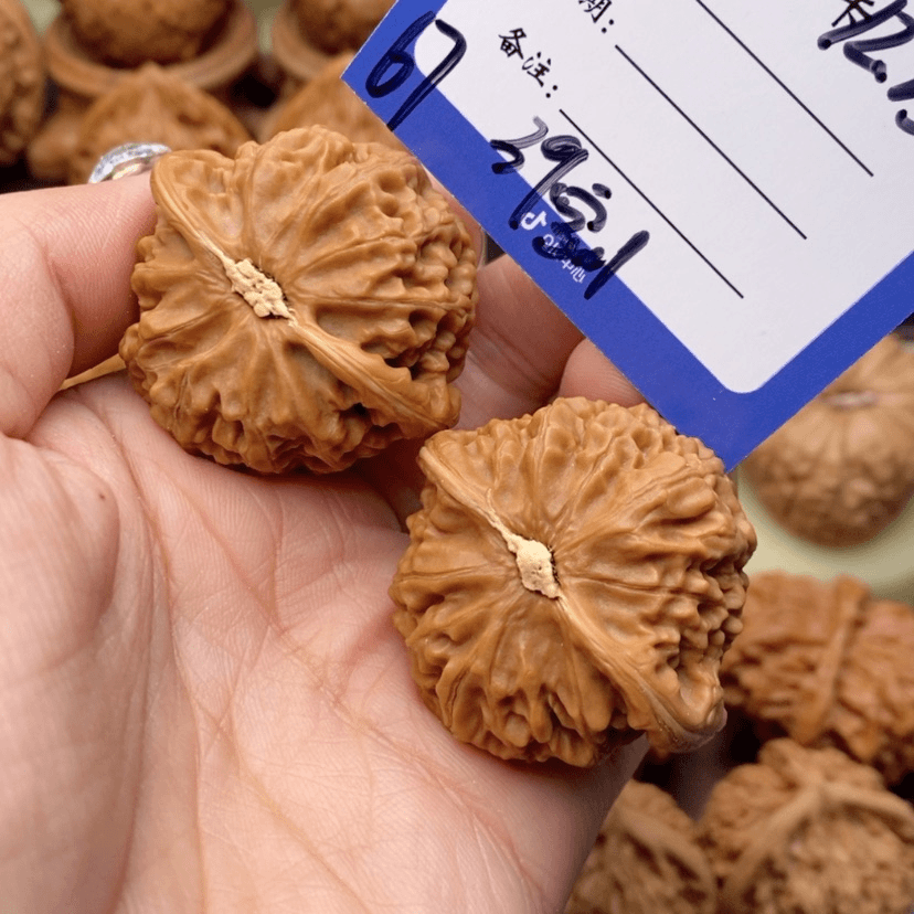 【闪购商品】文玩核桃吊坠67号39宫灯