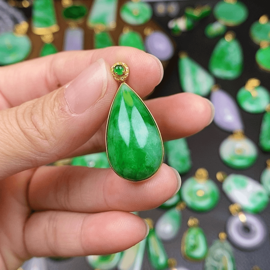 【闪购商品】翡翠颈饰18K金镶嵌不****景