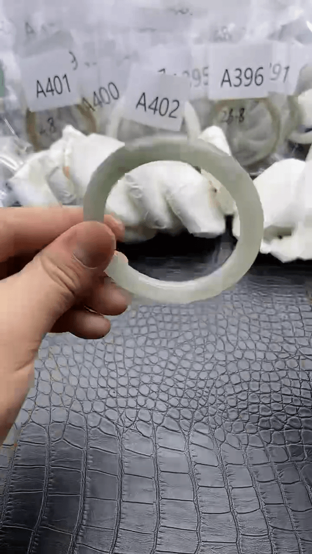 【闪购商品】石英质玉手镯未镶嵌A403