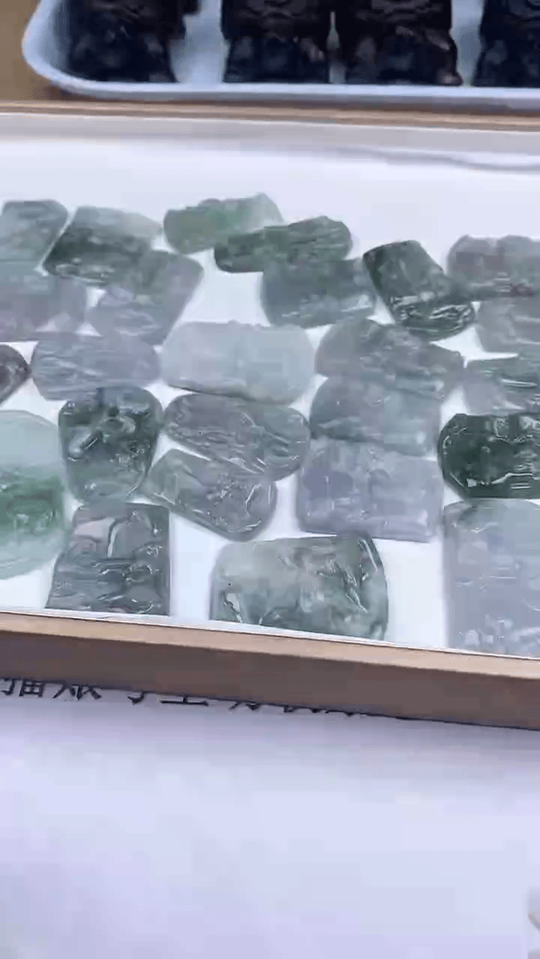 【闪购商品】翡翠挂件未镶嵌20发1 多样性发货