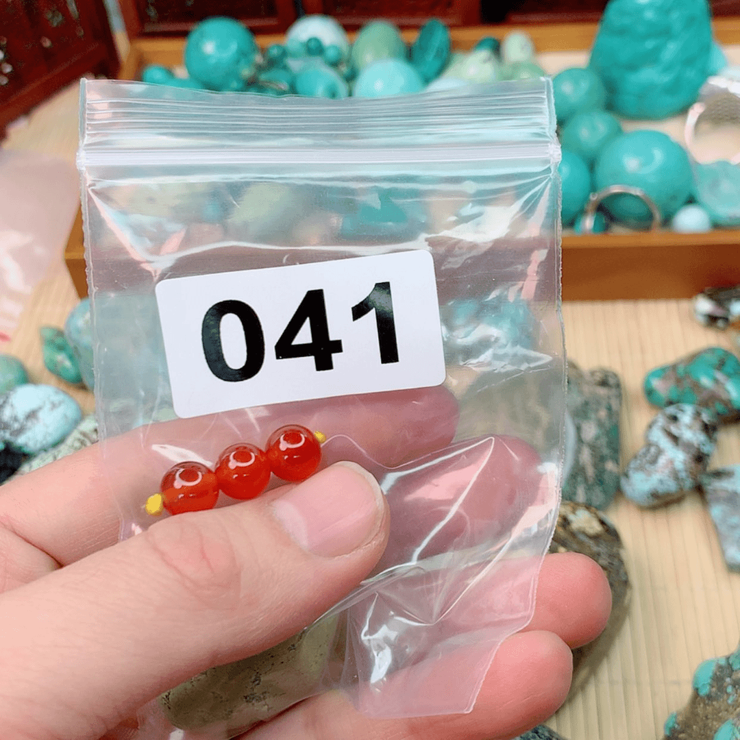 【闪购商品】南红玛瑙牌子合金开**猪