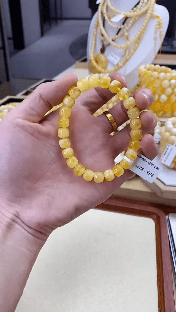 【闪购商品】琥珀裸石未镶嵌福利手串682
