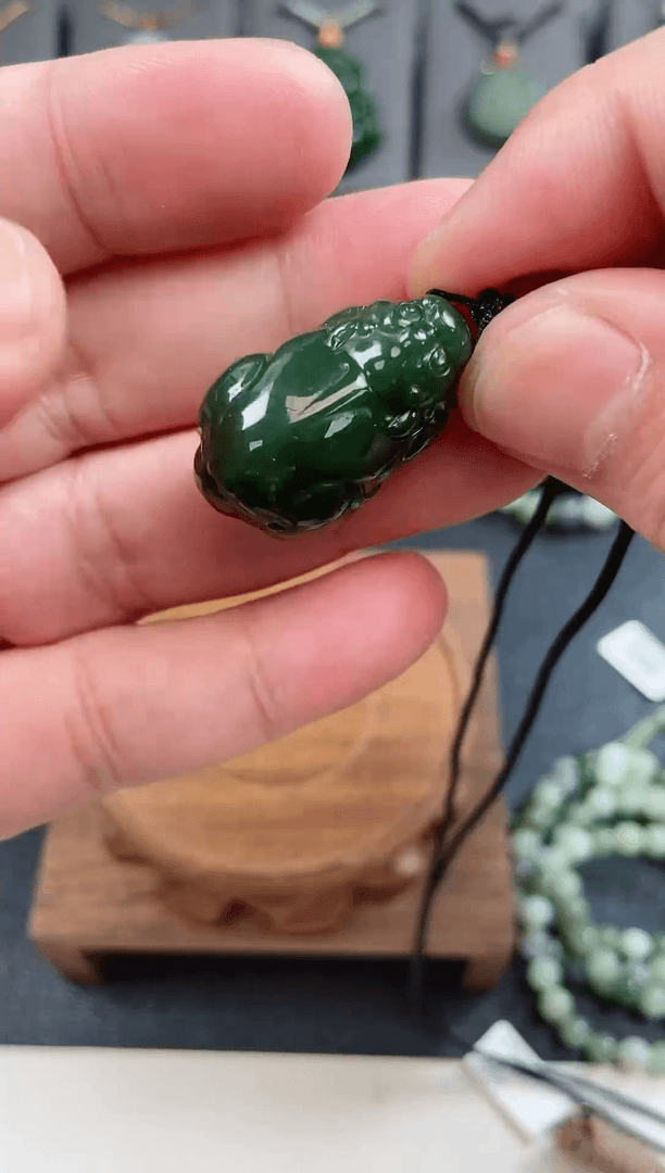 【闪购商品】和田玉吊坠未镶嵌碧玉貔貅