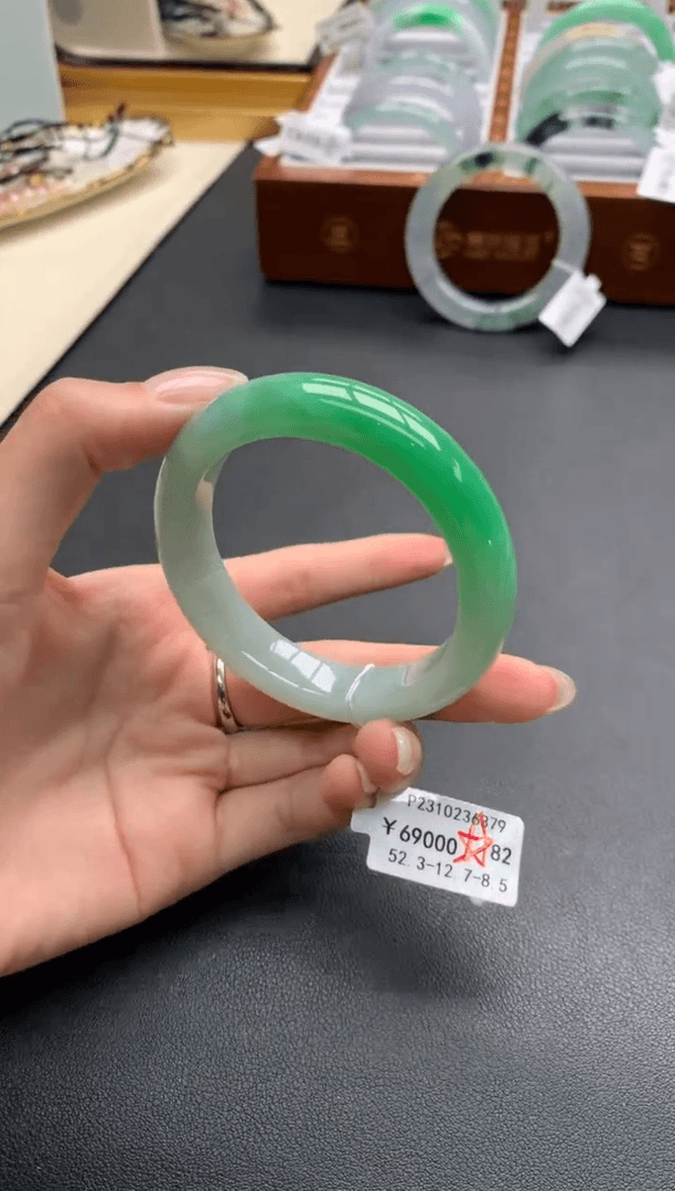 【闪购商品】翡翠手镯未镶嵌82小水翡翠手镯