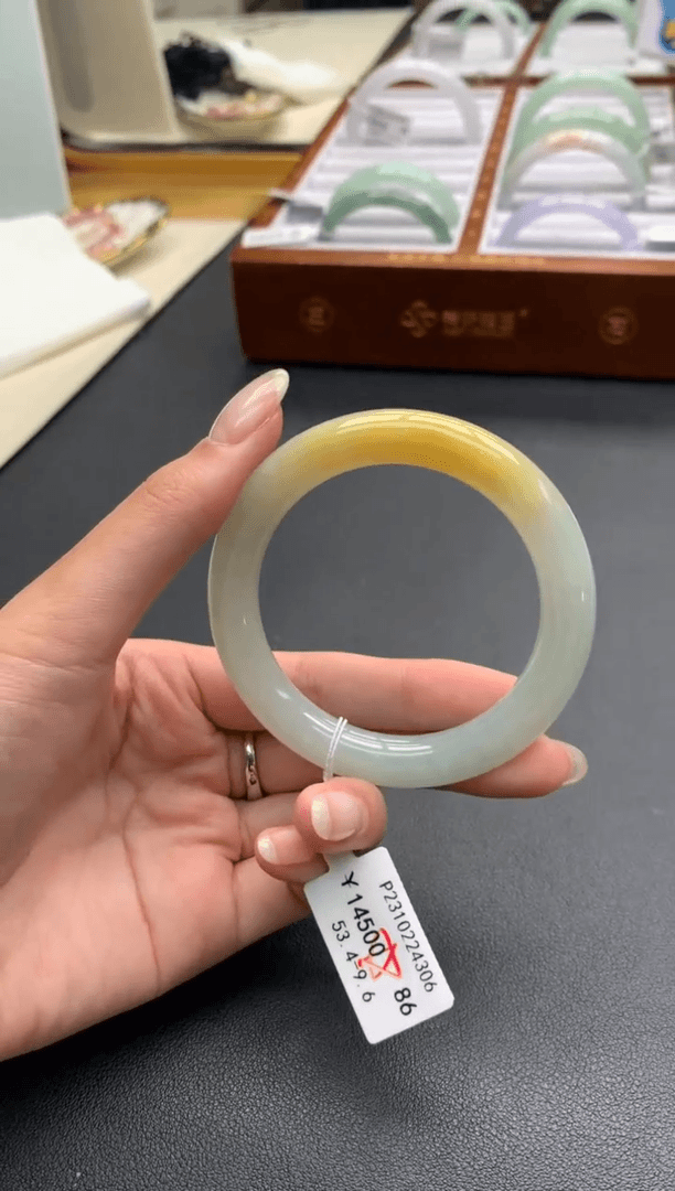 【闪购商品】翡翠手镯未镶嵌86小水翡翠手镯