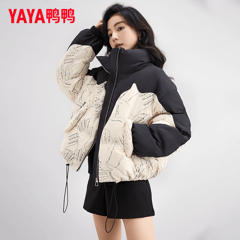 YAYA/鸭鸭新款羽绒服女短款时尚潮流抽象印花撞色保暖外套显瘦潮