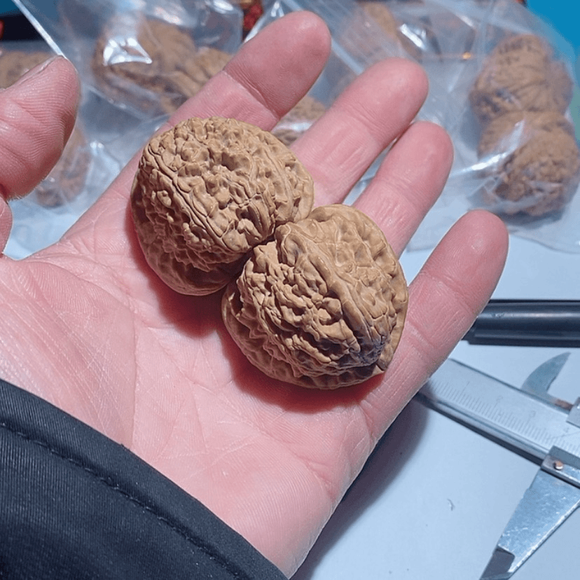 【闪购商品】文玩核桃吊坠顛**白