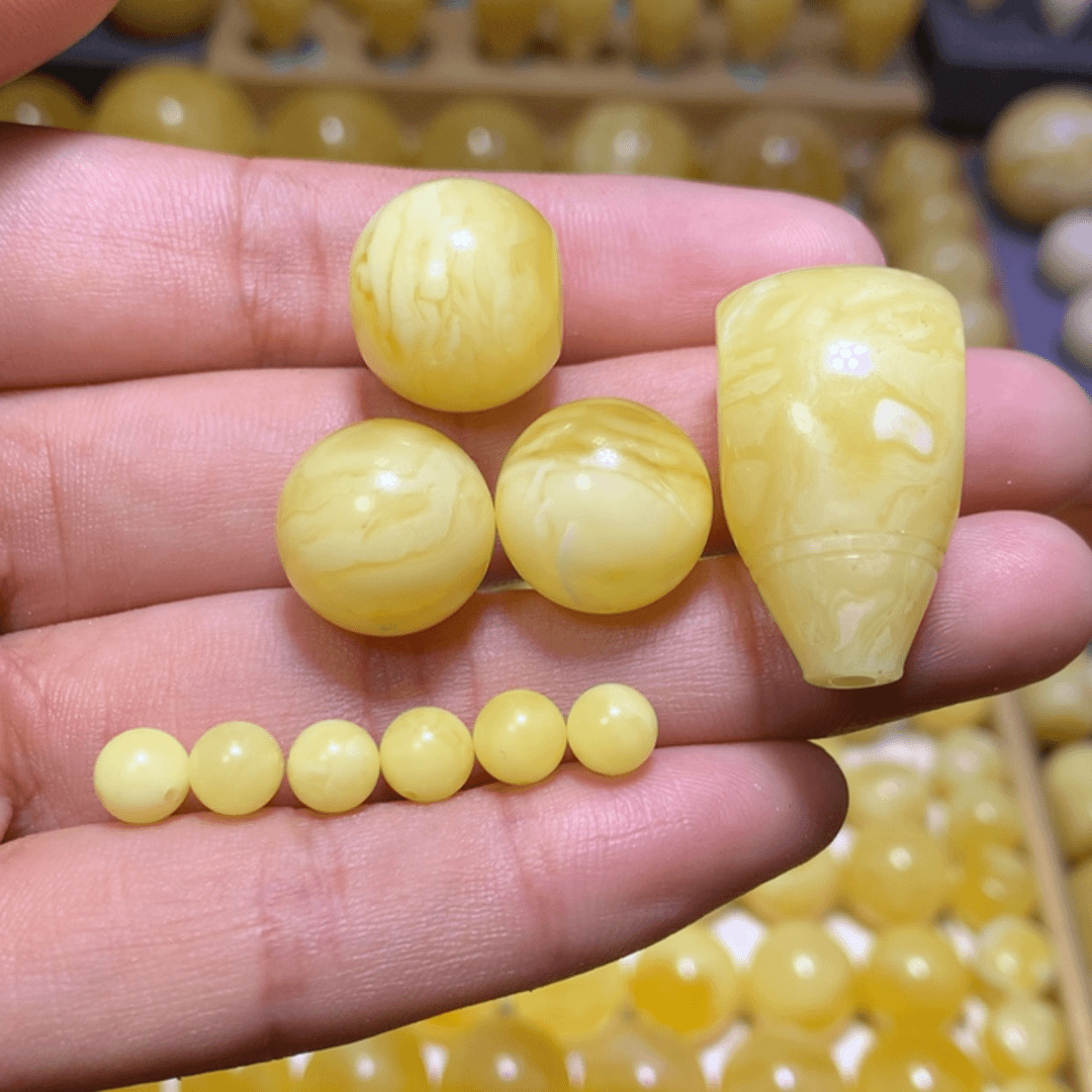 【闪购商品】蜜蜡裸石未镶嵌菩****声天然俄料金白妖花定制14.6-16+