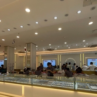 金六福荣耀珠宝品牌形象店