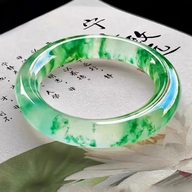 佛山平洲玉器街精品手镯店