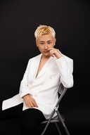 董家兴染发